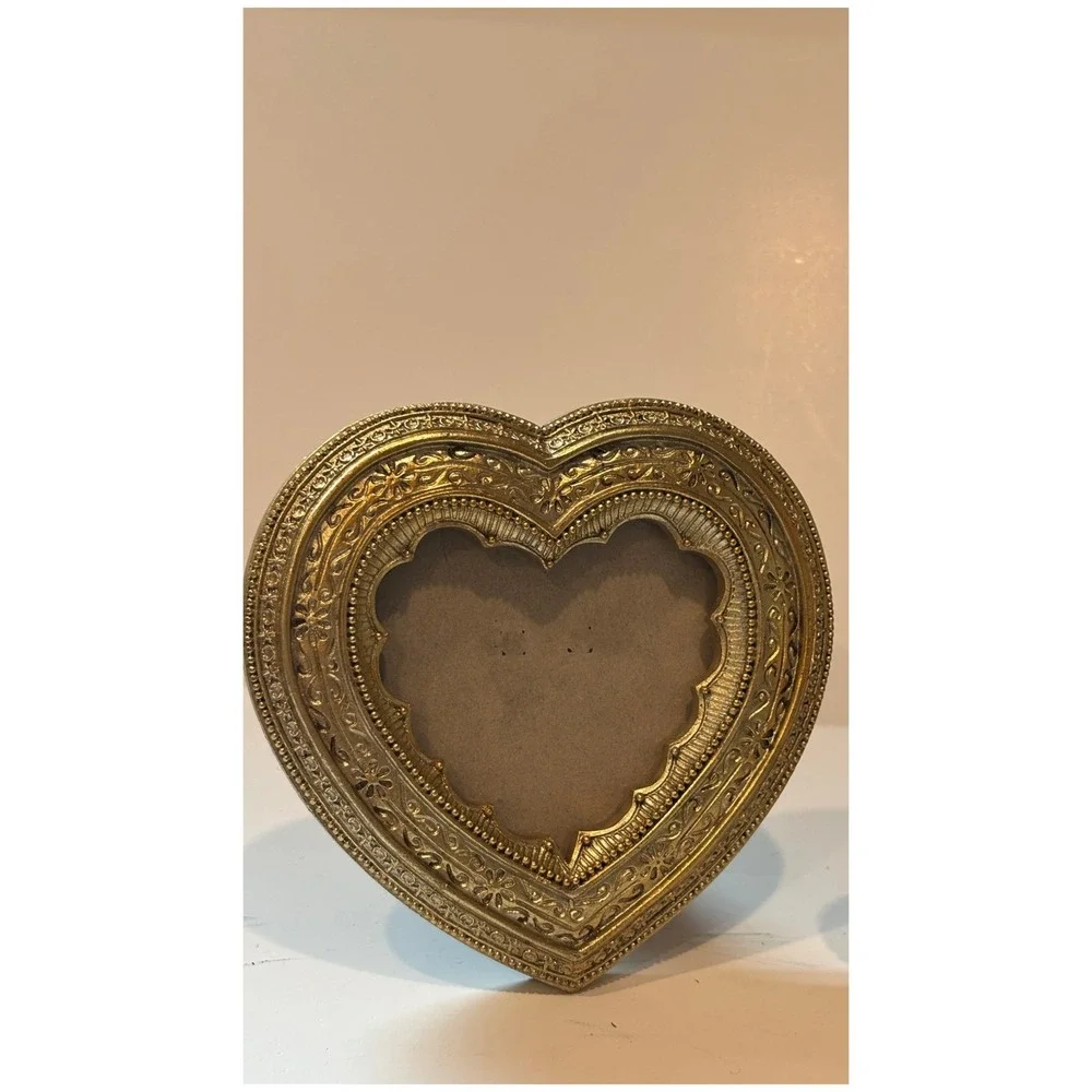 Vintage Gold Ornate Picture Frame Set Heart and Round Floral Scroll PF027
